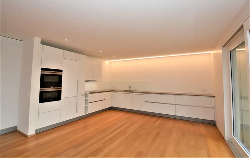 Helle 4.5-Zimmer-Wohnung mit Balkon und Garage in Basel (5)