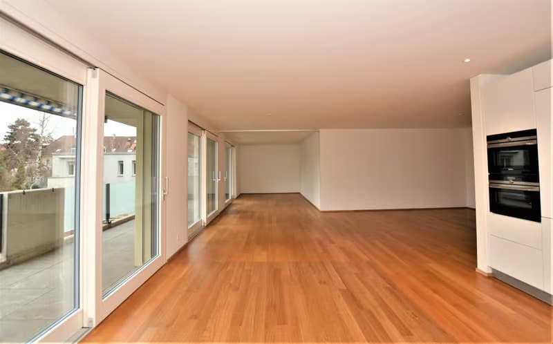 Helle 4.5-Zimmer-Wohnung mit Balkon und Garage in Basel (8)