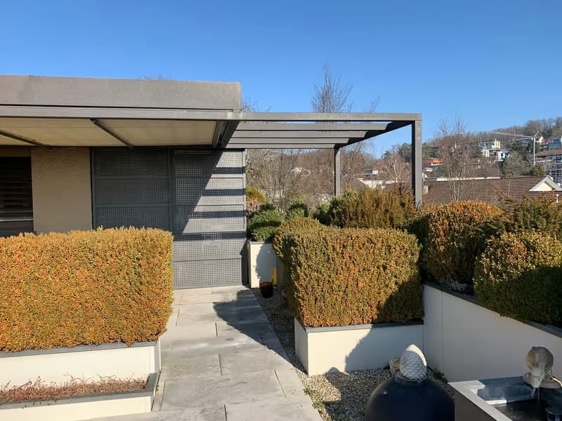 Grosszügige 5.5-Zimmer-Wohnung mit Balkon und herrlichem Ausblick in Bülach (2)