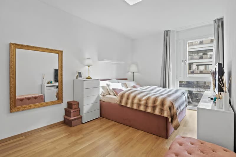 Helle 4.5-Zimmer-Wohnung mit Balkon und Garage in Zürich-Affoltern (3)