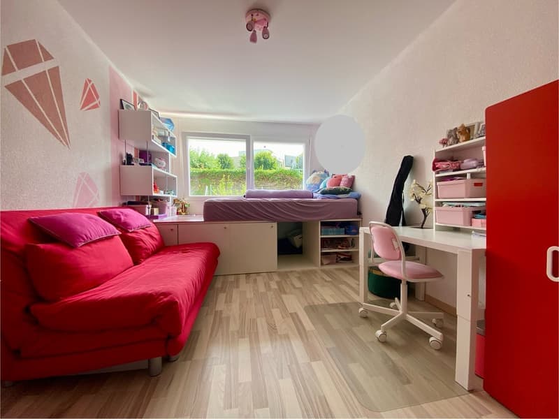 Helle 4.5-Zimmer-Wohnung mit Balkon und Garage in Bassersdorf (9)