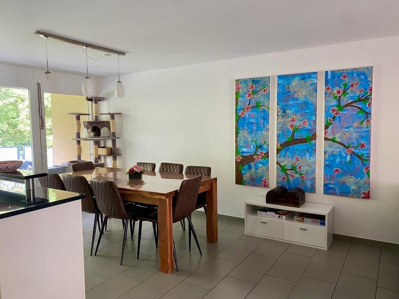 Helle 4.5-Zimmer-Wohnung mit Balkon und Garage in Bassersdorf (1)