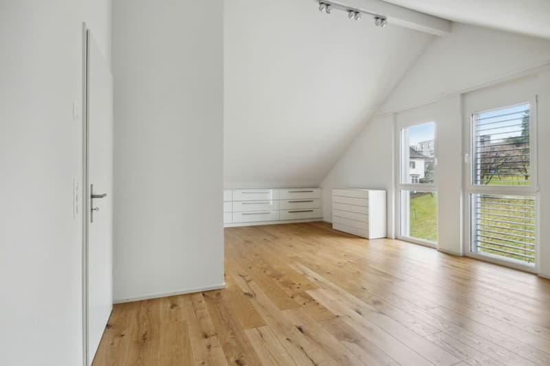 Geräumige 4.5-Zimmer-Wohnung mit Garage und Balkon in Dielsdorf (6)