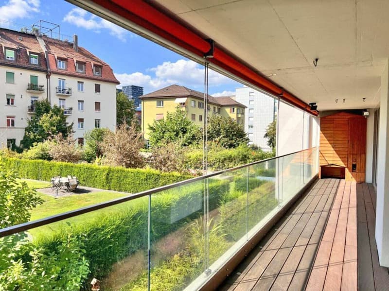 Geräumige 4.5-Zimmer-Wohnung mit Balkon in Zürich-Altstetten (2)