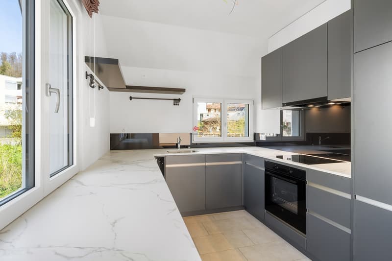 Helle 3-Zimmer-Wohnung mit Balkon und Bergblick in Luzern (6)