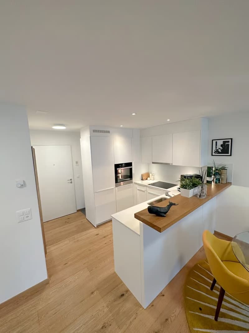 Charmante 2.5-Zimmer-Wohnung mit Balkon an der Büttenenhalde in Luzern (7)