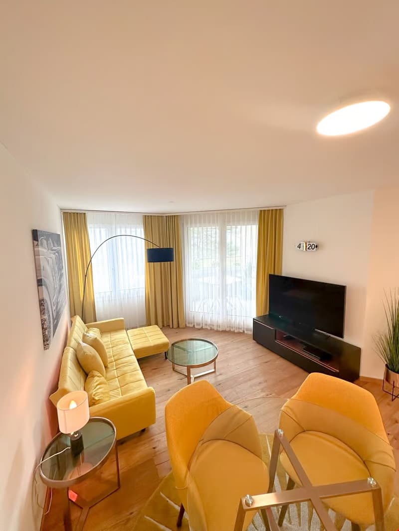 Charmante 2.5-Zimmer-Wohnung mit Balkon an der Büttenenhalde in Luzern (2)