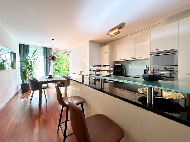 Helle 3.5-Zimmer-Wohnung mit Balkon und Garage in Zug (1)