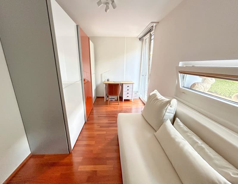 Helle 3.5-Zimmer-Wohnung mit Balkon und Garage in Zug (6)