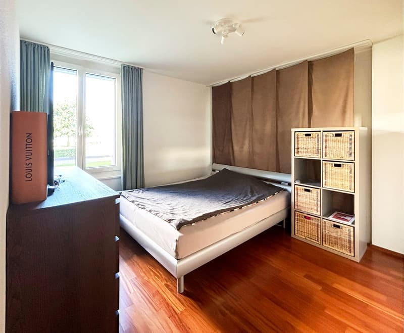 Helle 3.5-Zimmer-Wohnung mit Balkon und Garage in Zug (10)