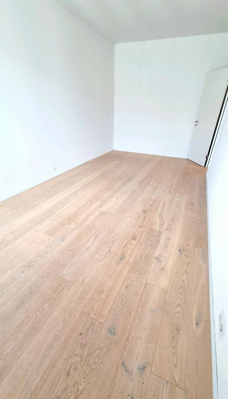 Helle 3.5-Zimmer-Wohnung mit Balkon in Wallisellen – sofort verfügbar! (12)