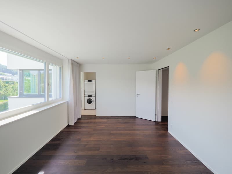 Stilvolle 2.5-Zimmer Wohnung mit offenem Wohnkonzept und Seesicht (6)