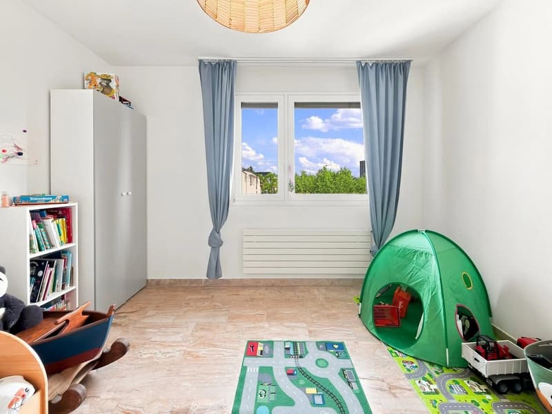 Spacieux appartement de 5.5 pièces avec balcon à Carouge (8)