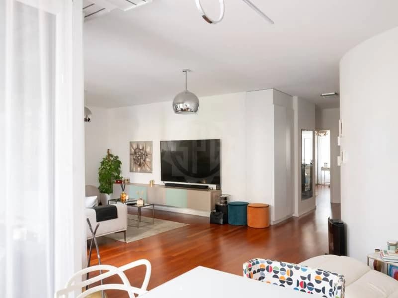 Spacieux appartement de 5.5 pièces avec balcon à Chêne-Bourg (4)