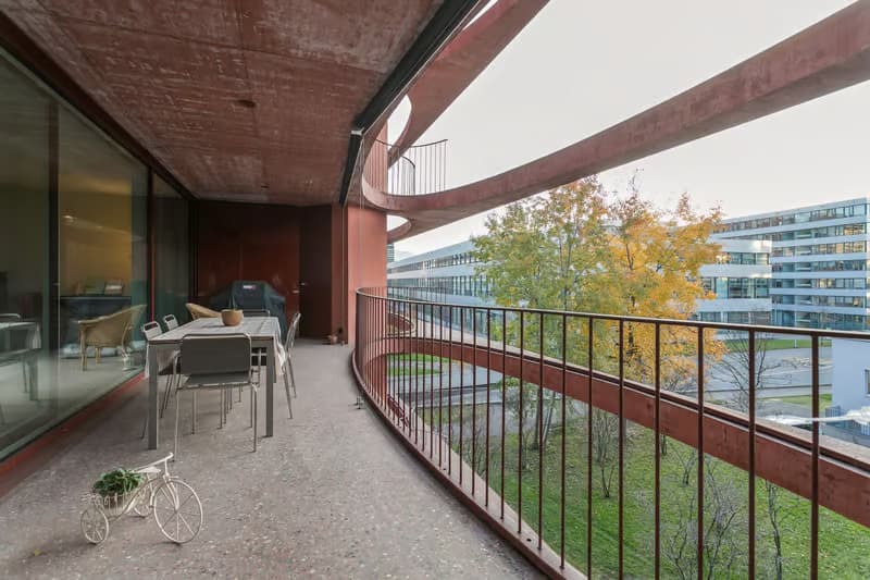 Helle 4.5-Zimmer-Wohnung mit Balkon und Garage in Zug (10)