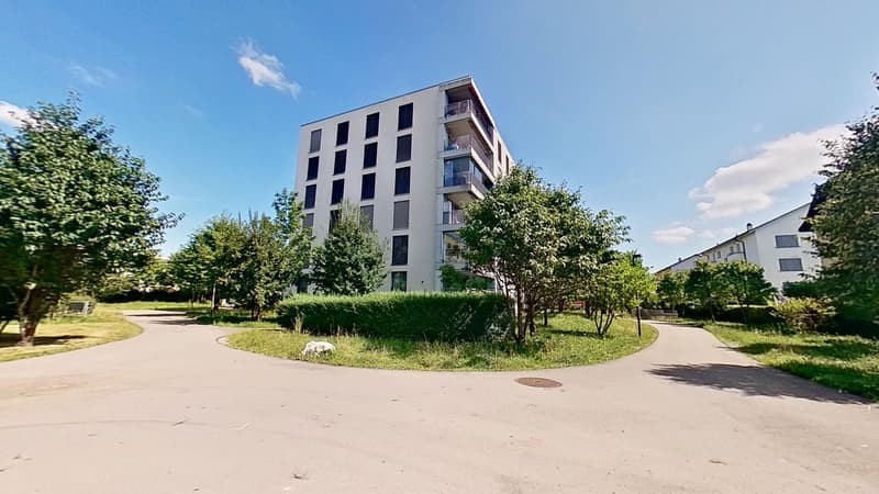 Helle 4.5-Zimmer-Wohnung mit Balkon an der Parkpromenade in Emmen (11)