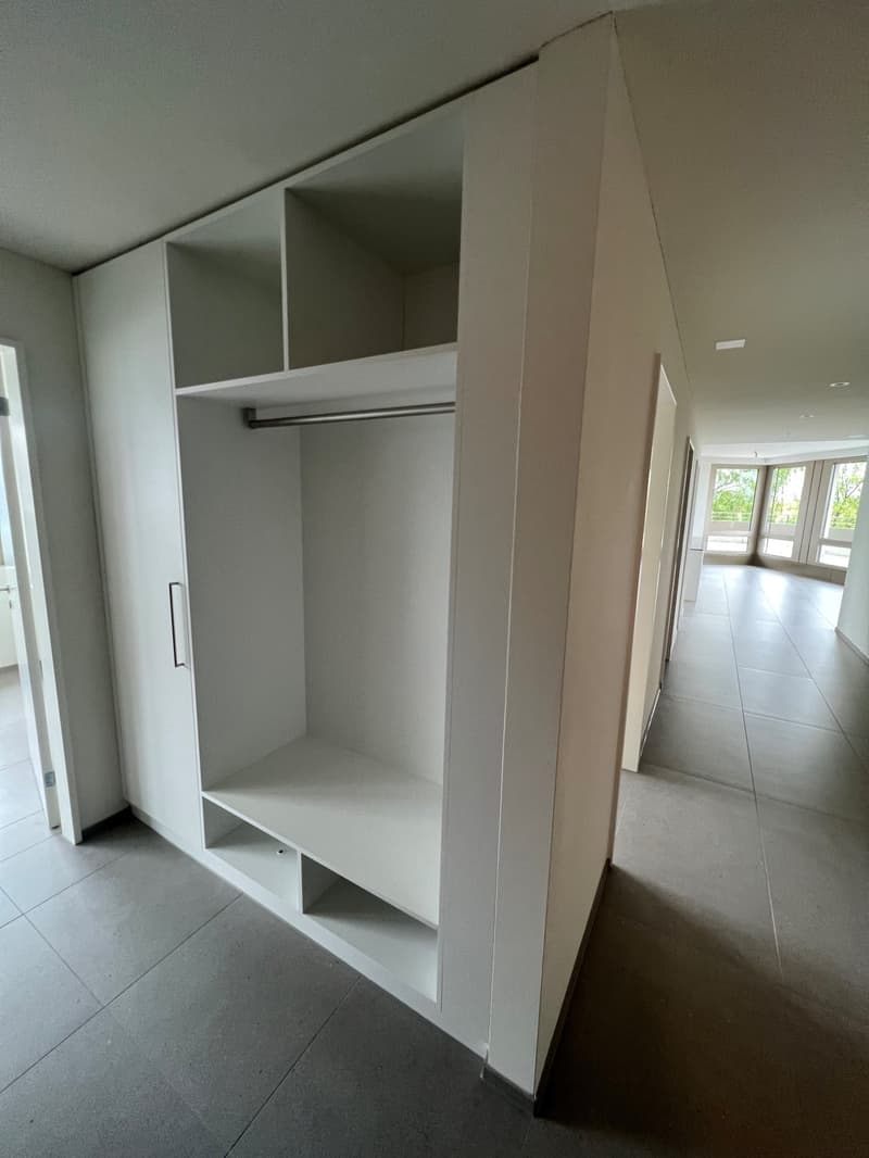 Helle 4.5-Zimmer-Wohnung mit Balkon und Garage in Steinhausen (11)