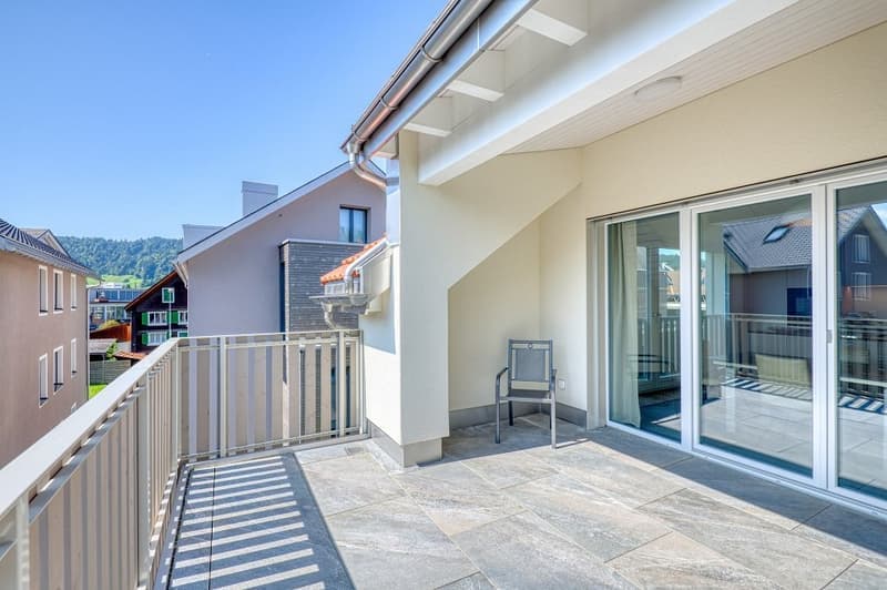 Helle 4.5-Zimmer-Wohnung mit Balkon und Garage in Einsiedeln – sofort verfügbar! (7)