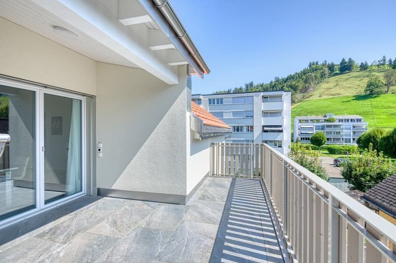 Helle 4.5-Zimmer-Wohnung mit Balkon und Garage in Einsiedeln – sofort verfügbar! (9)