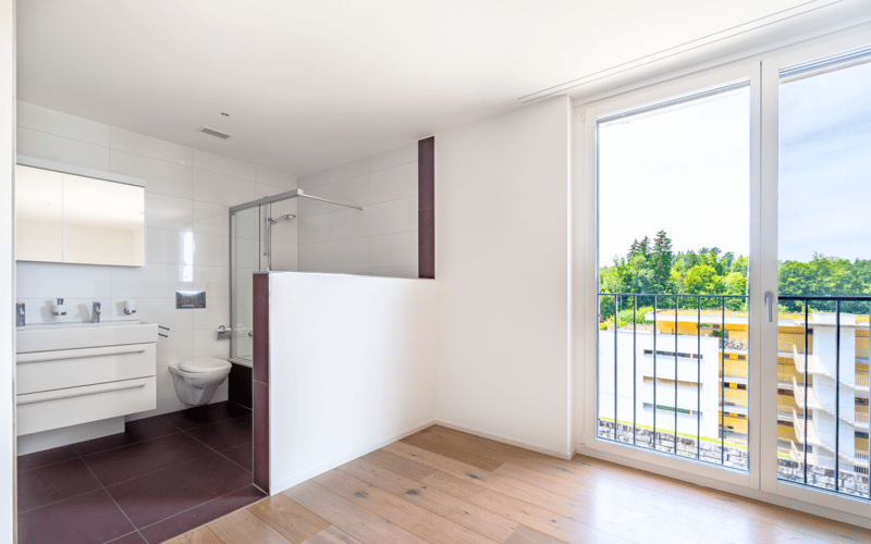 Grosse und moderne 3.5-Zimmer-Wohnung an zentraler Lage (7)