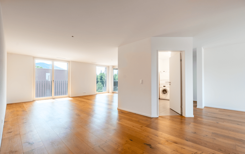 Grosse und moderne 3.5-Zimmer-Wohnung an zentraler Lage (1)