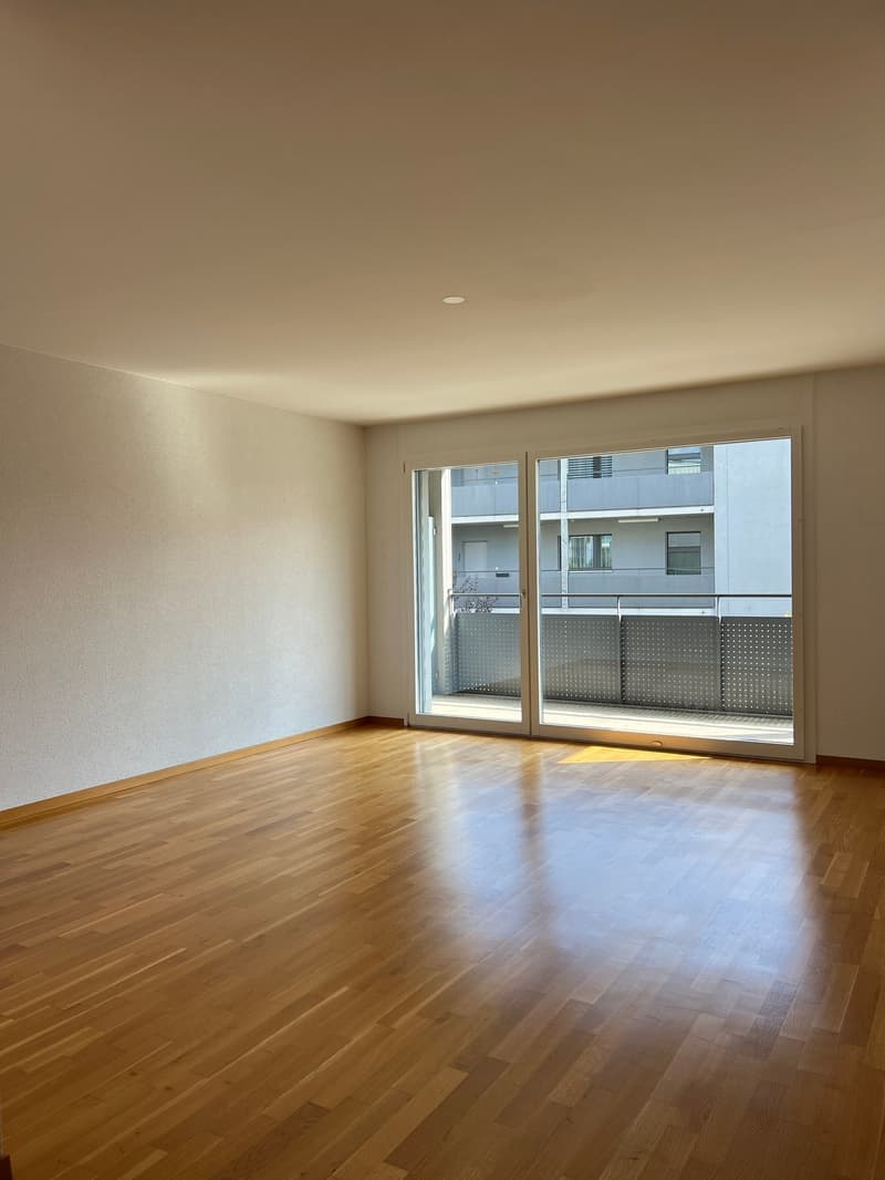 Bright 2.5-Room Apartment with Balcony in Zollikofen – Available Immediately (4)
