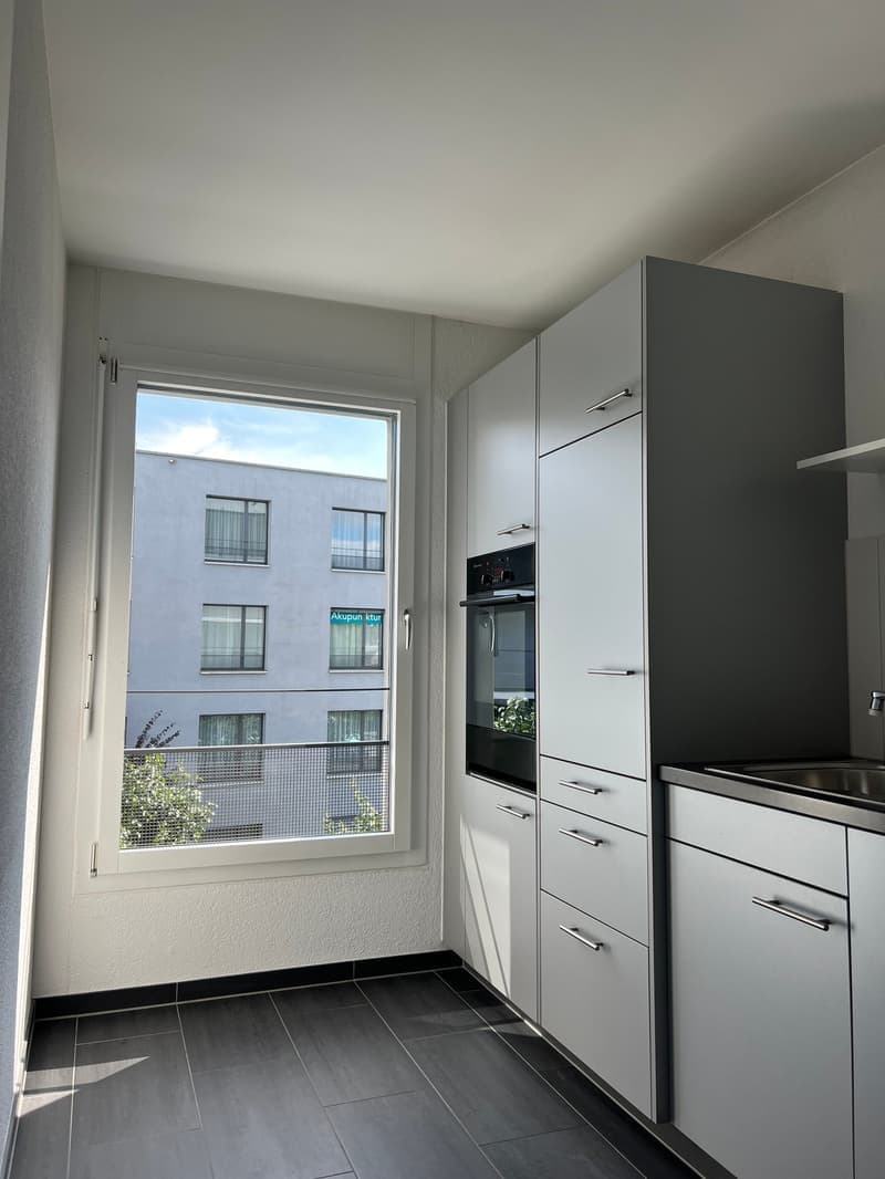 Bright 2.5-Room Apartment with Balcony in Zollikofen – Available Immediately (1)