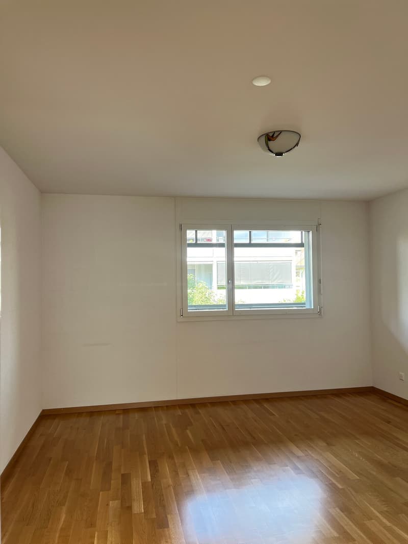 Bright 2.5-Room Apartment with Balcony in Zollikofen – Available Immediately (5)