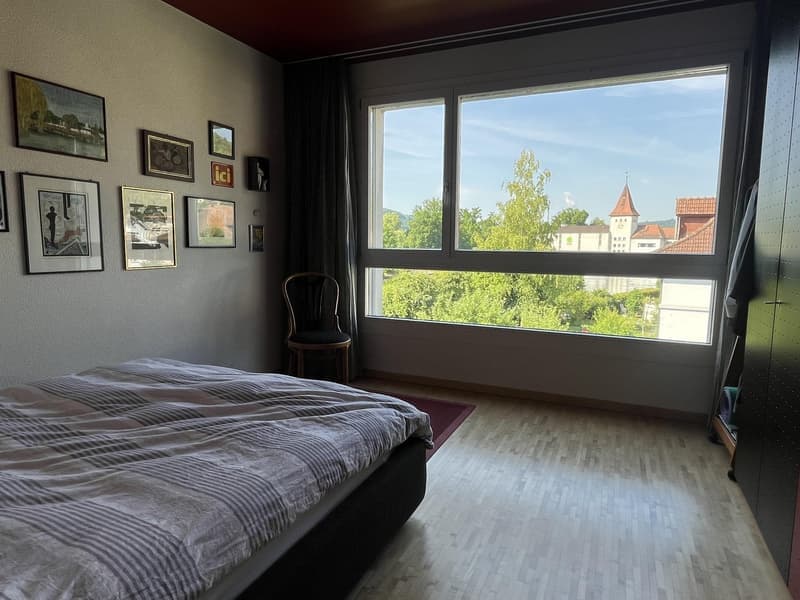 Helle 5-Zimmer-Wohnung mit Balkon und Bergpanorama in Aarau (4)