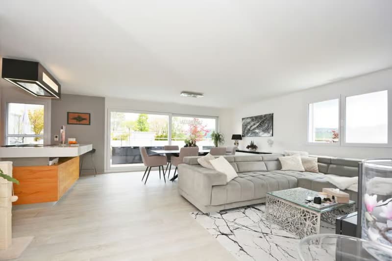 Helle 3.5-Zimmer-Wohnung mit Balkon in Wohlen – sofort verfügbar! (2)