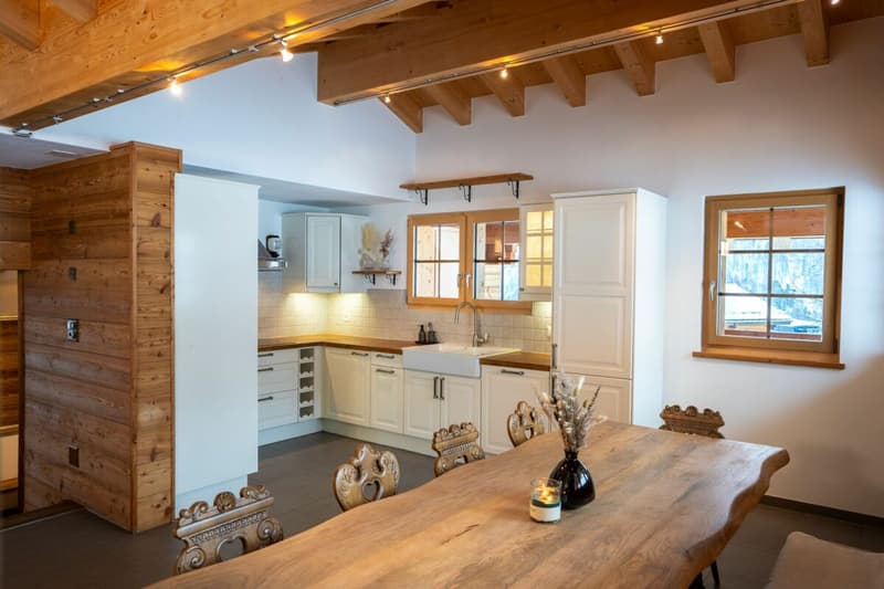 Exclusive secondary residence chalet directly on the ski slope (2)