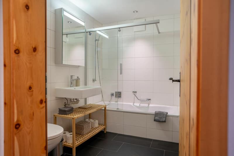 Exclusive secondary residence chalet directly on the ski slope (21)