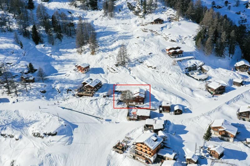 Exclusive secondary residence chalet directly on the ski slope (25)