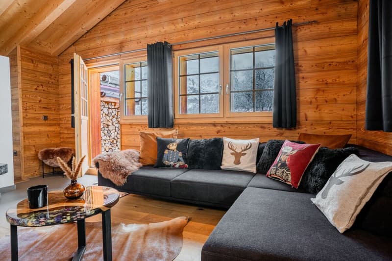 Exclusive secondary residence chalet directly on the ski slope (4)