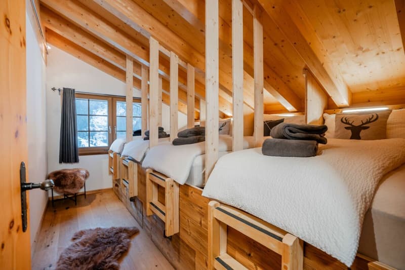 Exclusive secondary residence chalet directly on the ski slope (8)
