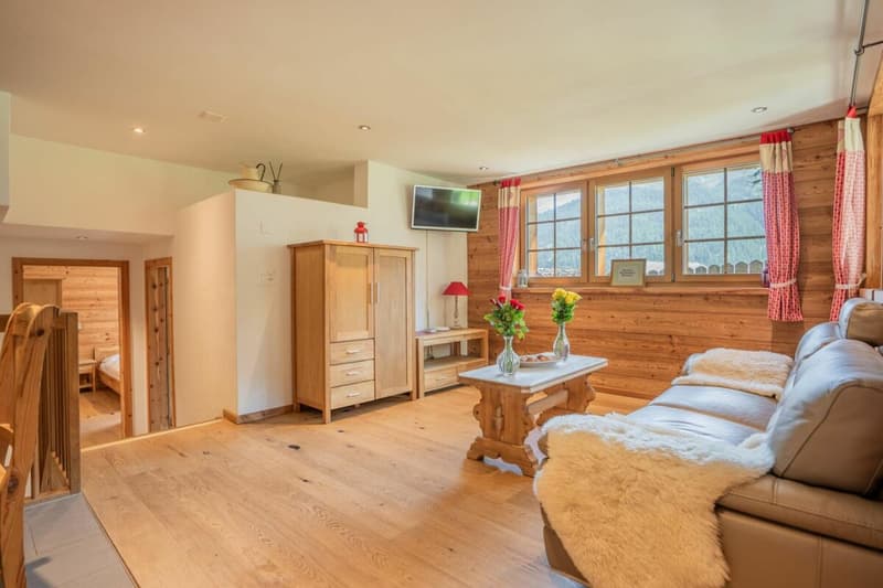 Exclusive secondary residence chalet directly on the ski slope (17)