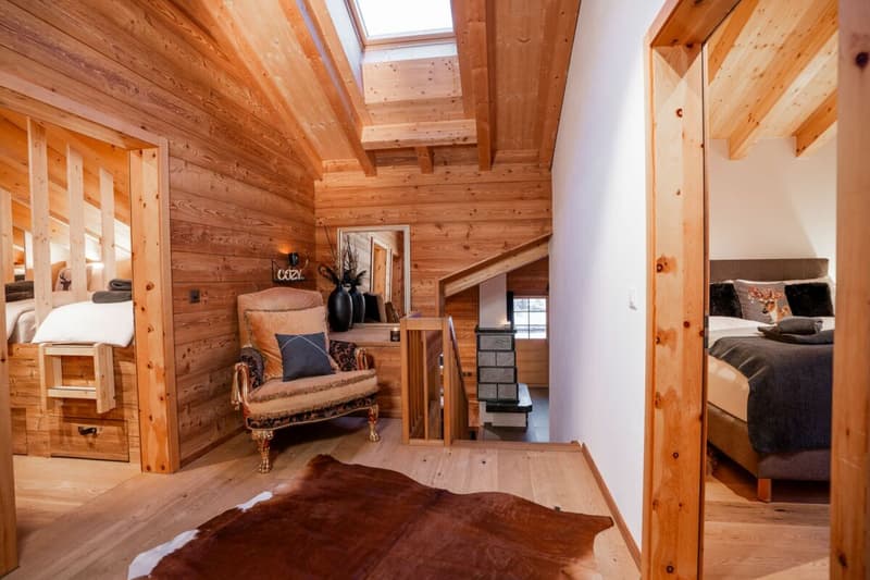 Exclusive secondary residence chalet directly on the ski slope (5)