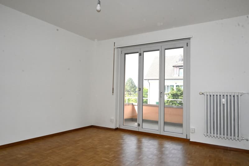 Bright 2.5-room apartment with balcony in Bern-Bümpliz (2)