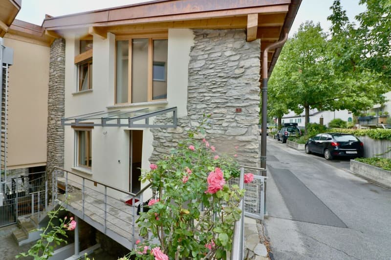 Oggetto raro! Casa a schiera incantevole di 3.5 locali, nuova, con fascino! (11)
