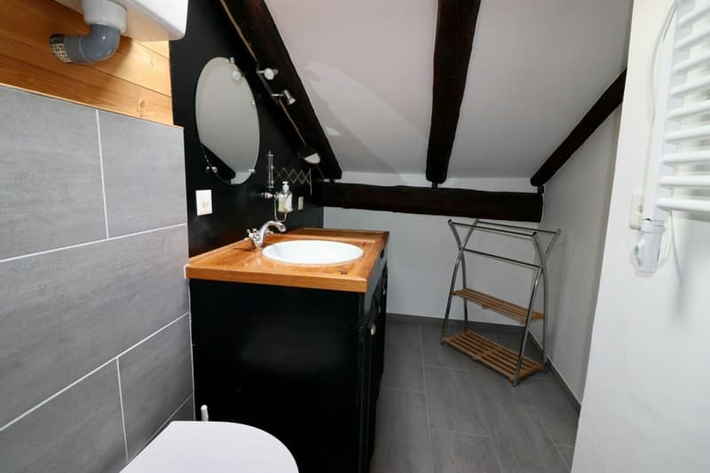 Nel cuore del Vecchio Borgo di Martigny, una bellissima casa familiare, piena di charme con 5.5 locali, ideale come casa familiare o casa degli ospiti. (7)