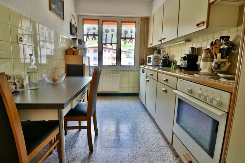 Beautiful 2.5-room apartment renovated with immediate return (4)