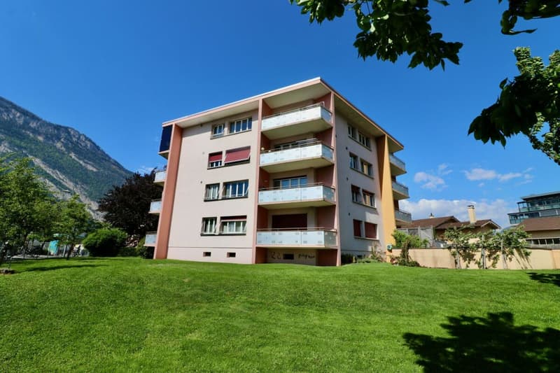 Beautiful 2.5-room apartment renovated with immediate return (12)