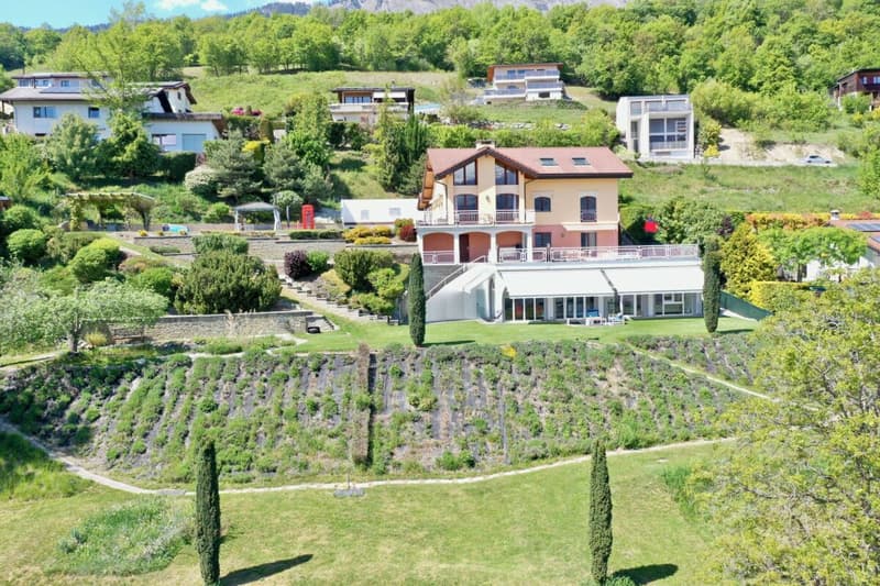 Magnificent property in PPE with 3 apartments (6.5 rooms + 3.5 rooms + 2.5 rooms) in the heights of Savièse (1)