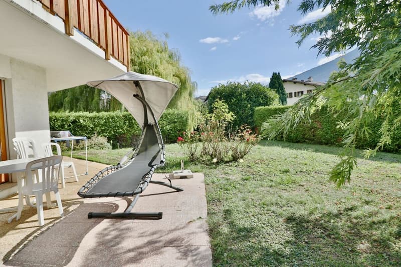 LEYTRON - UNE MAISON OÙ L'ON ENTEND PRESQUE LES ENFANTS JOUER DANS LE JARDIN? (10)