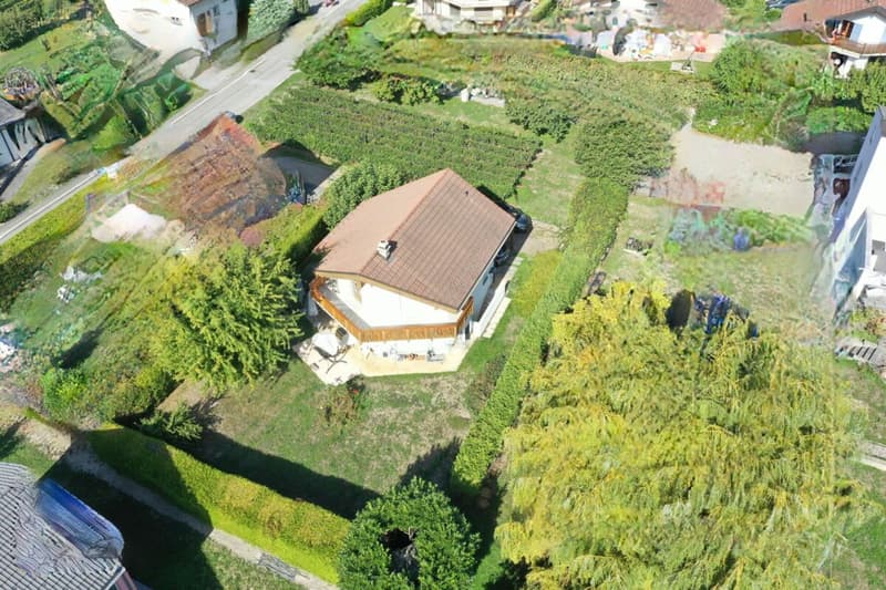 LEYTRON - UNE MAISON OÙ L'ON ENTEND PRESQUE LES ENFANTS JOUER DANS LE JARDIN? (11)