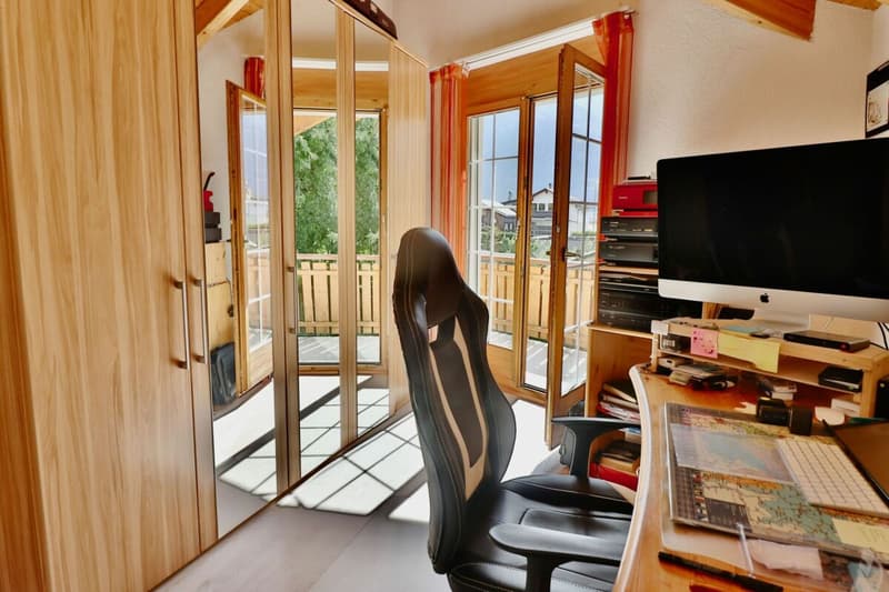 LEYTRON - UNE MAISON OÙ L'ON ENTEND PRESQUE LES ENFANTS JOUER DANS LE JARDIN? (9)