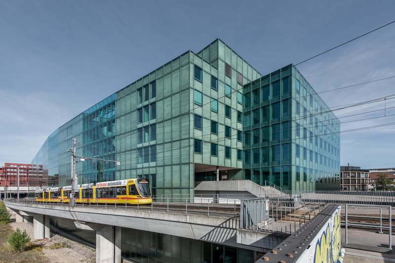 Peter Merian Haus 88/90