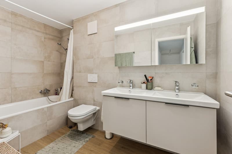 Very beautiful semi-detached house in a residential and family area, with a view of the lake and mountains (12)