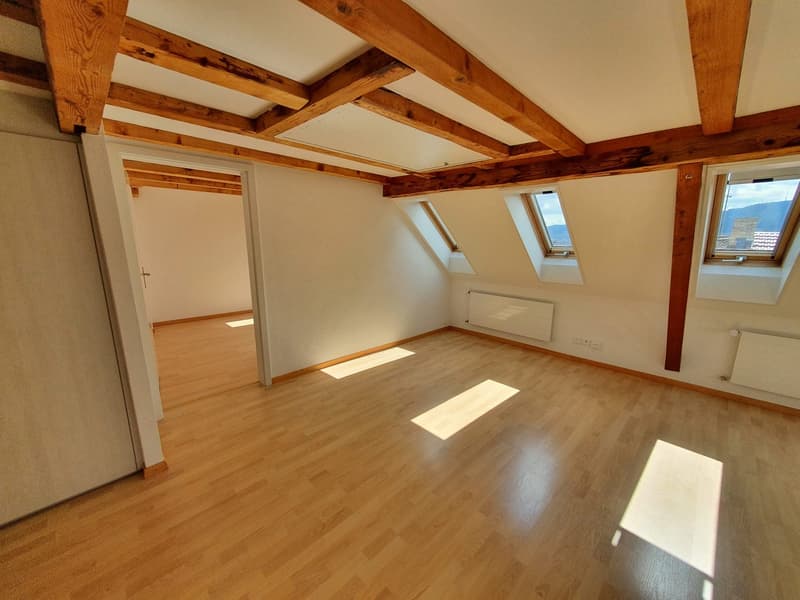 Charmante 3.5-Zimmer-Dachwohnung mit Panoramablick in Zürich-Wipkingen / befristete bis 31.09.2027 (5)