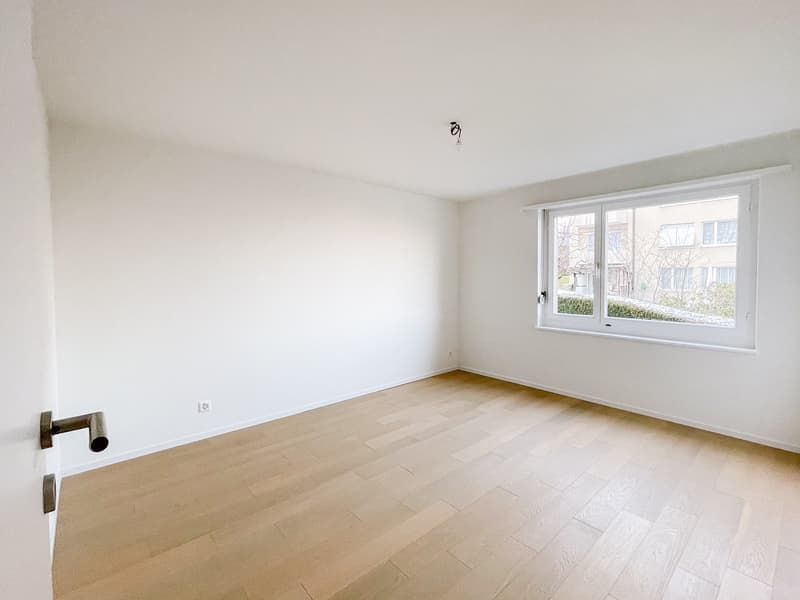 Incantevole appartamento di 4 locali con balcone in una posizione tranquilla a Horgen (5)